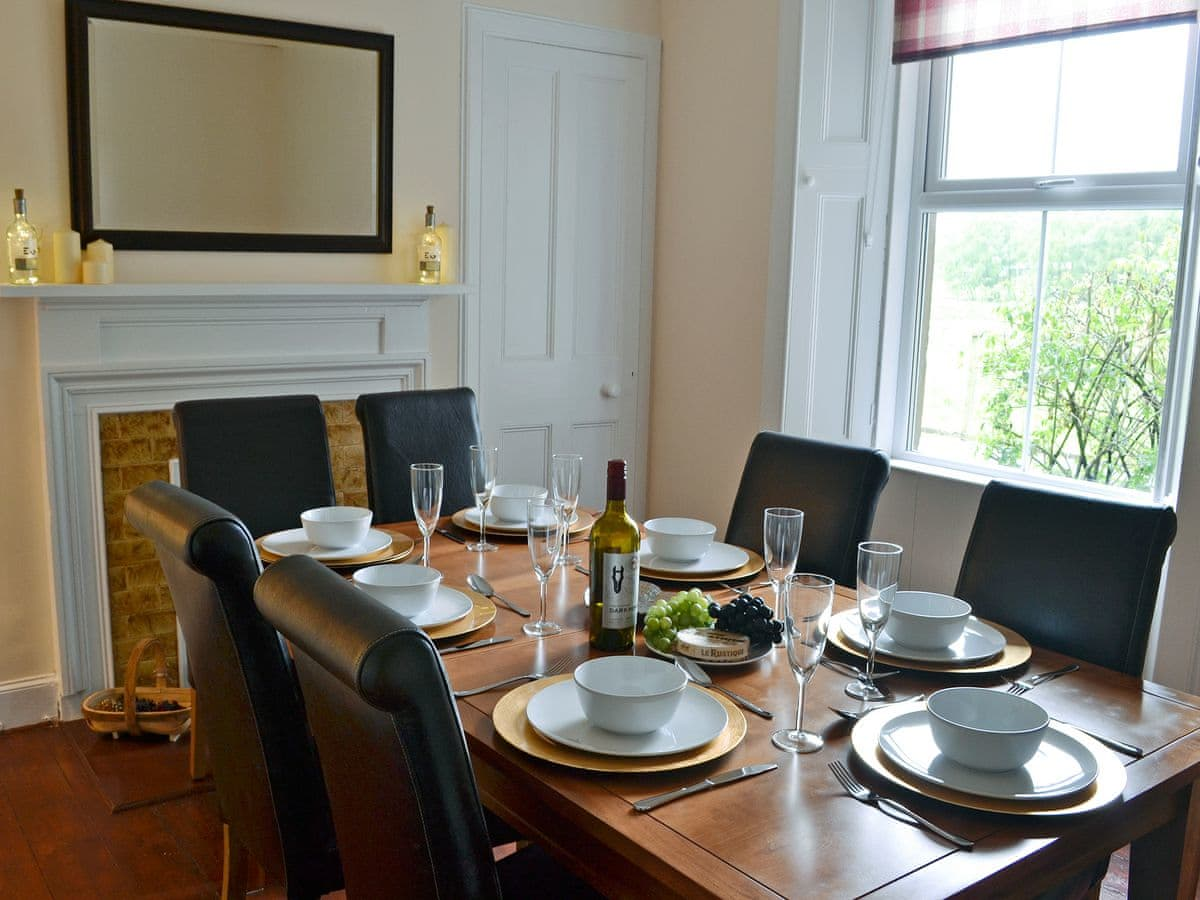 Welcoming dining room | Halleaths Home Farm, Lochmaben