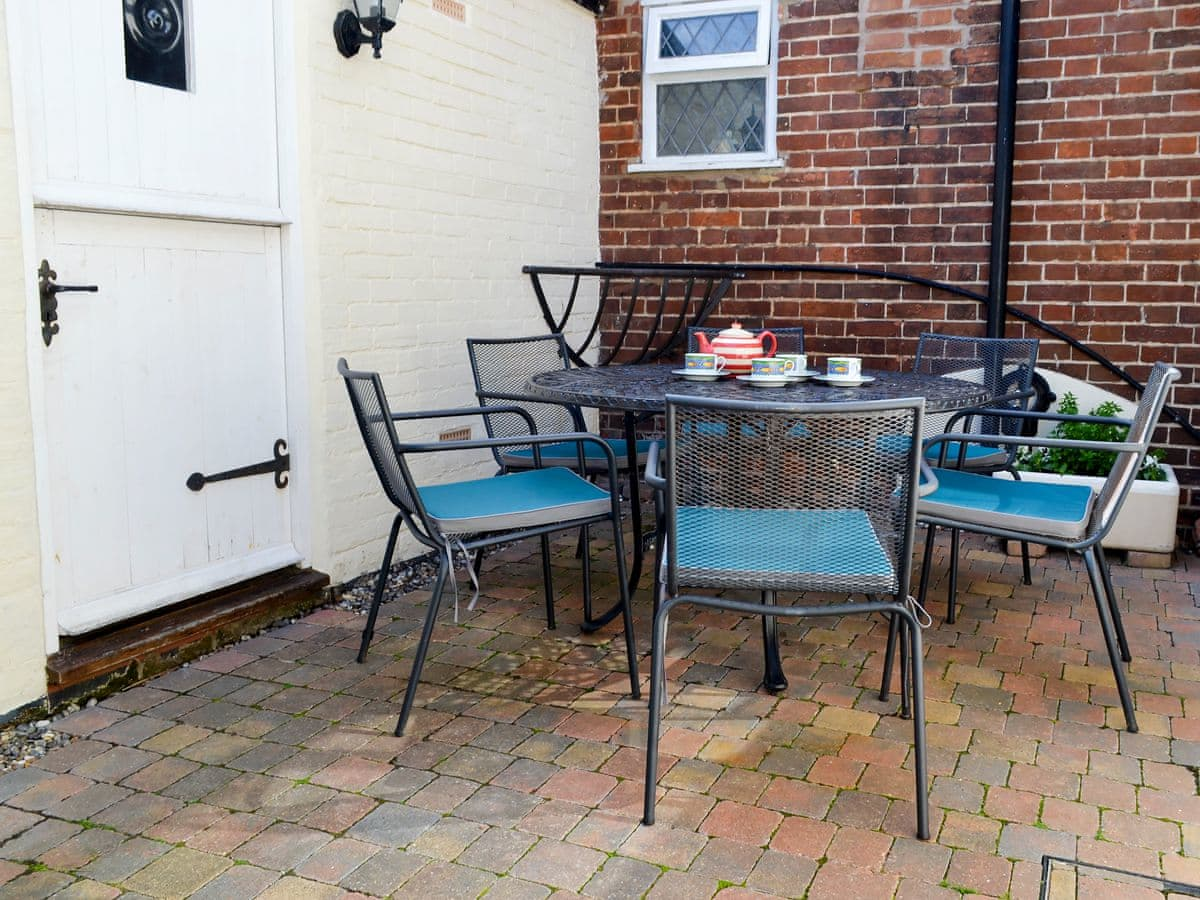 Sitting-out-area | The Old Coach House, Cromer