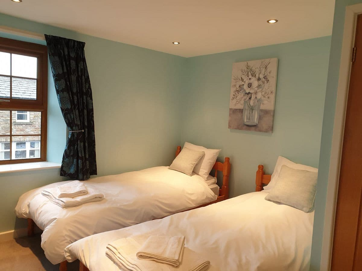 Twin bedroom | Kings Terrace, Brough, near Kirkby Stephen